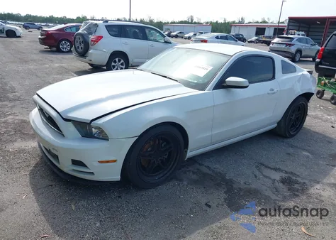2014 Ford Mustang V6 Premium из США, поврежденный, VIN 1ZVBP8AM6E5278915
